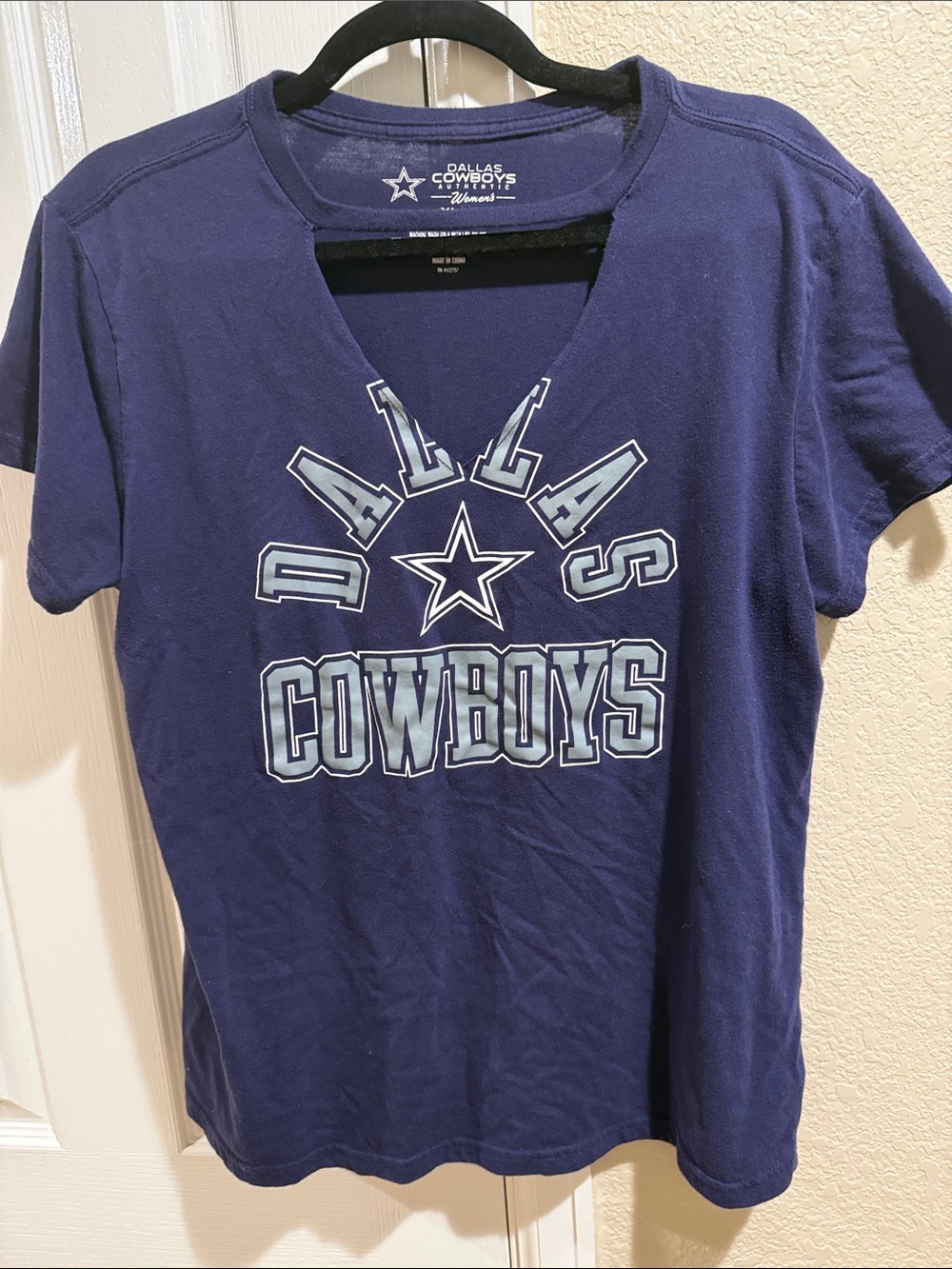 Dallas Cowboys Women’s Short Sleeve Tee in Navy
